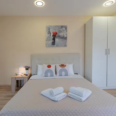 Modular With Heated Pool Artemis Greece