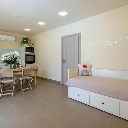 Modular With Heated Pool Artemis Greece Semesterbostad