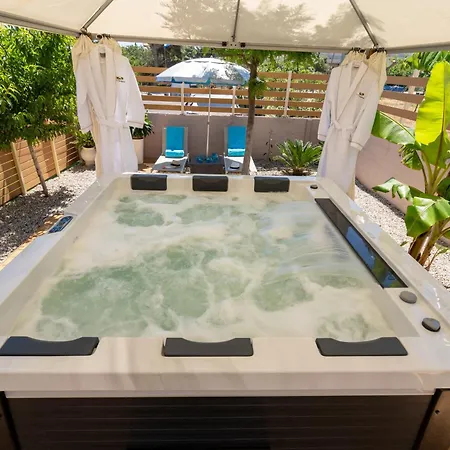 Modular With Heated Pool Artemis Greece Semesterbostad